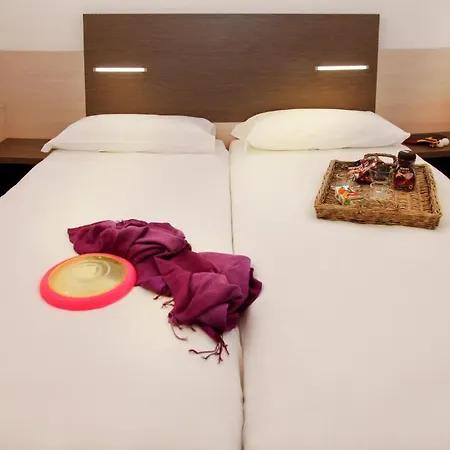 Maroadi Aparthotel 3*
